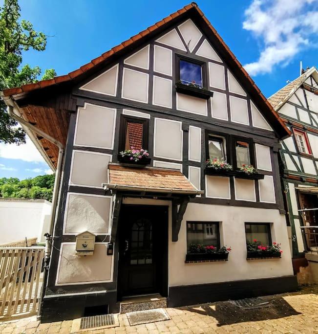 Fachwerkhaus Mitten In Der Altstadt - Ferien In Rotenburg Ротенбург-на-Фульде Экстерьер фото